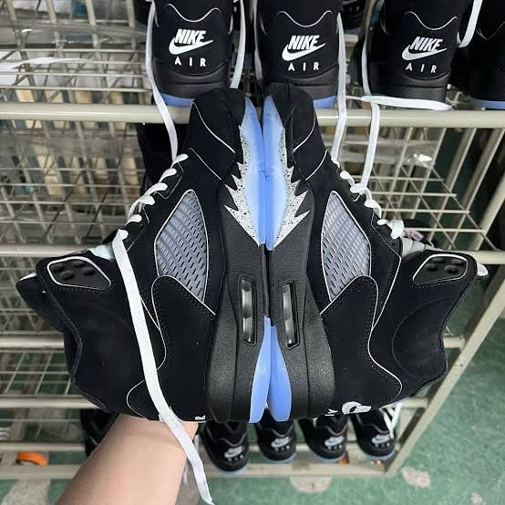 air jordan 5 black wings