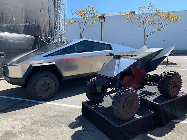 Tesla Cyberquad For Kids - Image 3